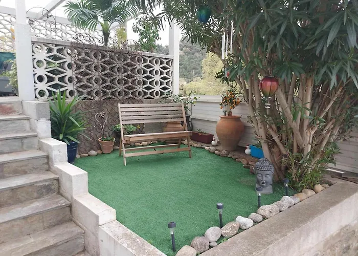 Beautiful Apartment With Garden