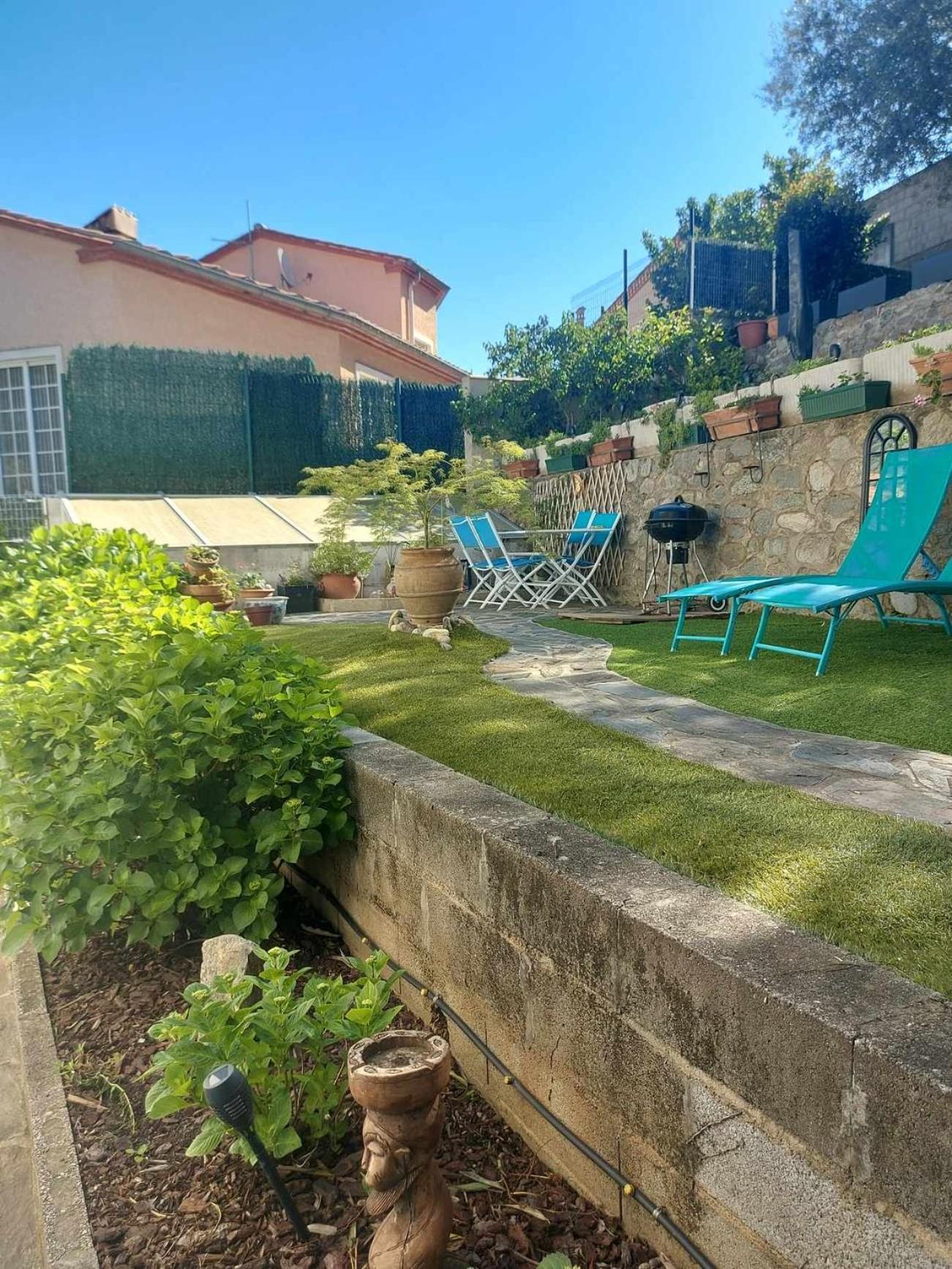 Beautiful With Garden Apartment